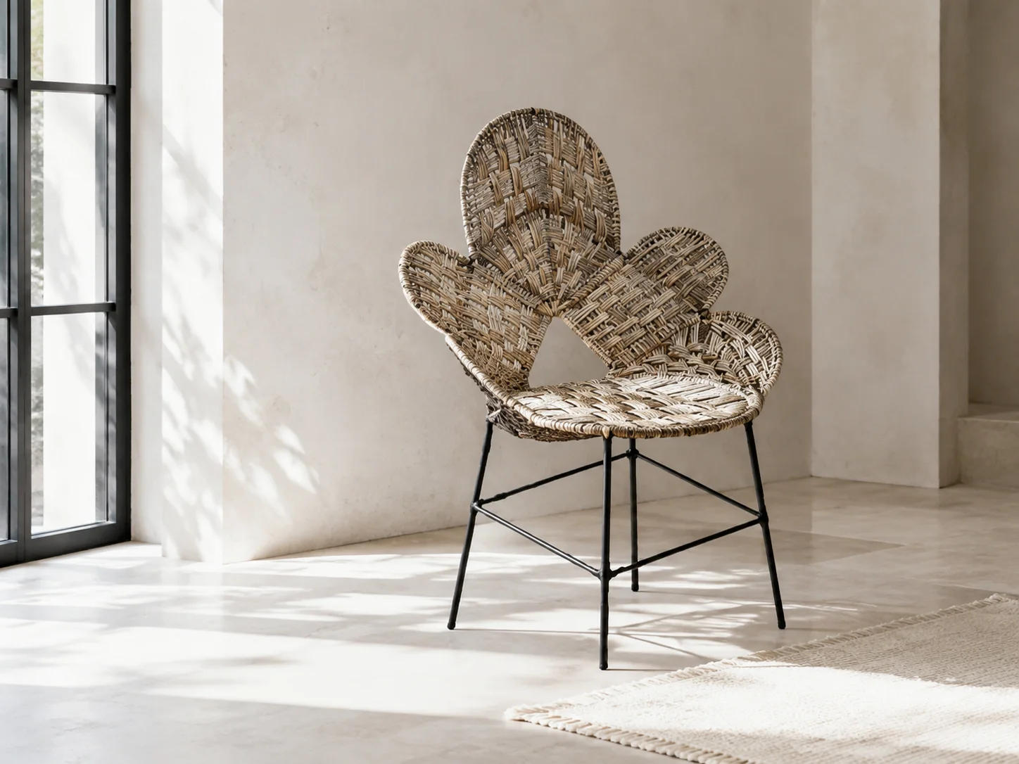 Flor Palma Chair, staged view 1
