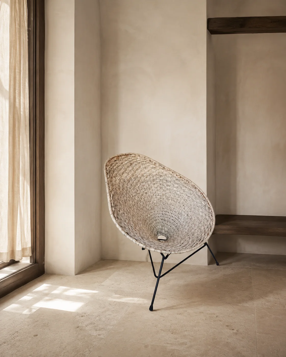 Nido Palma Lounge Chair, staged view 1